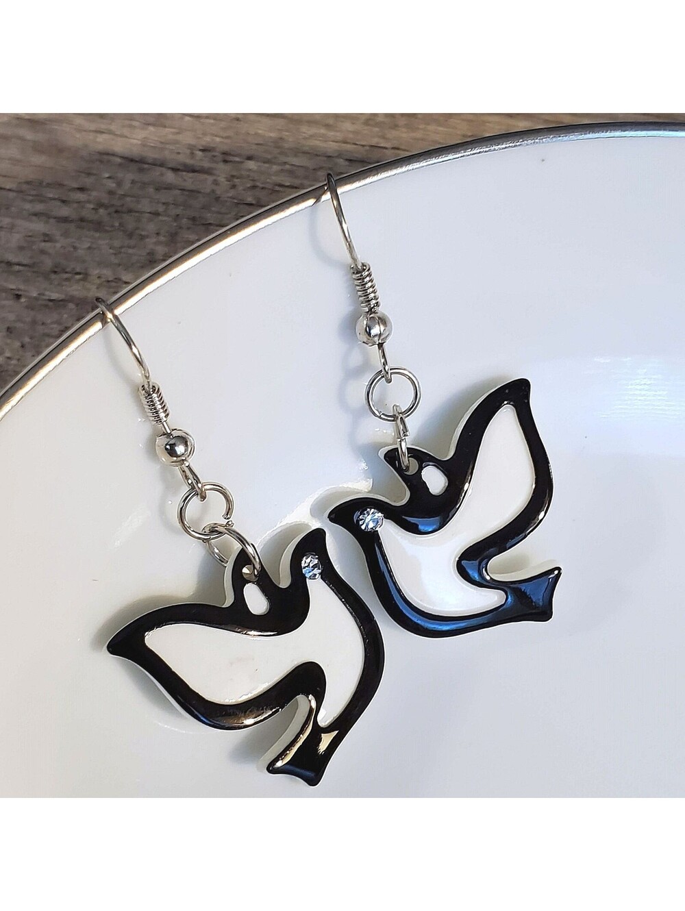 Vintage Y2K White Black Lucite Austrian Crystal Dove of Peace Hearts Earrings - Picture 7 of 8